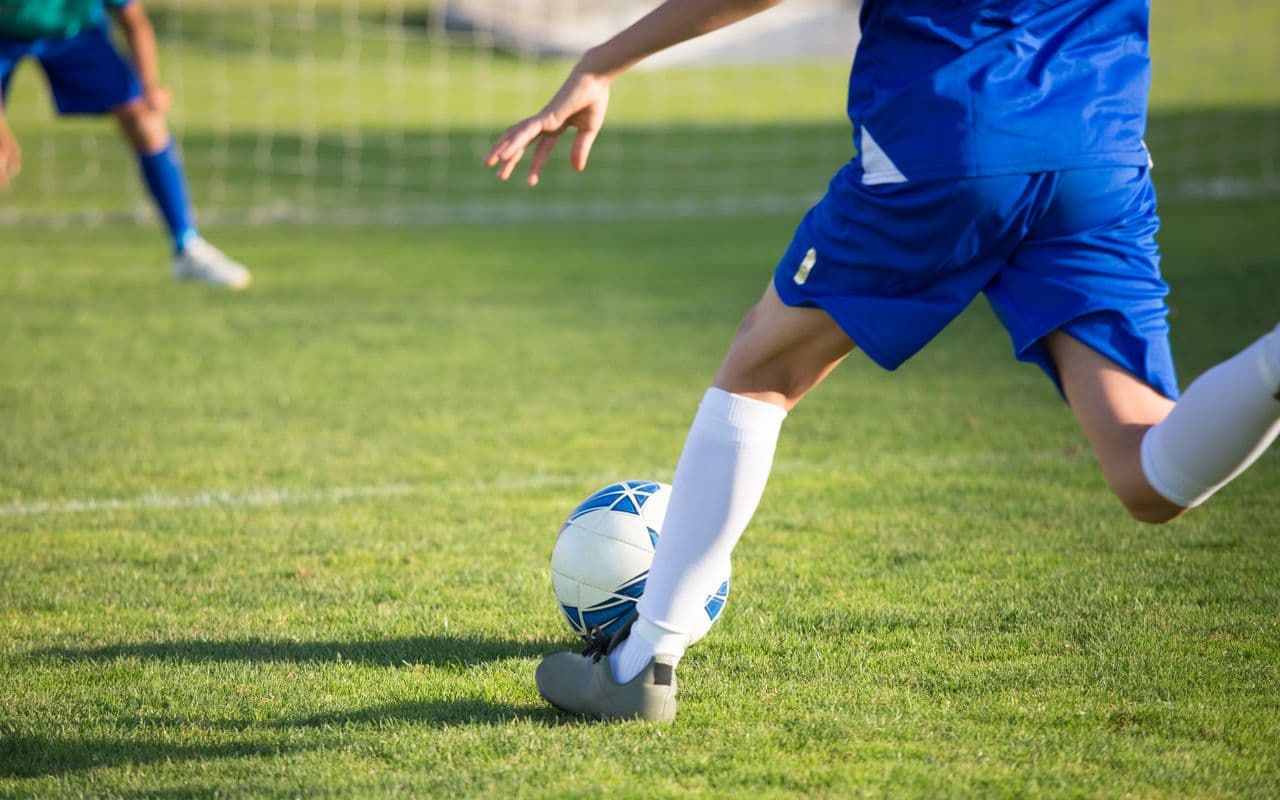 Foot à 11 ou foot à 7 : quel format choisir pour ton équipe ?