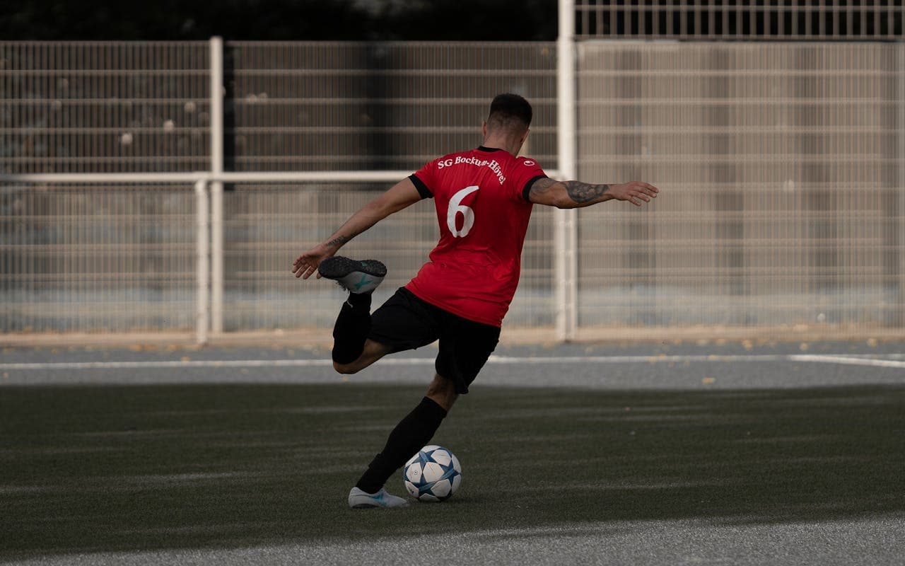 Le pressing en foot amateur : arme redoutable ou suicide collectif ?