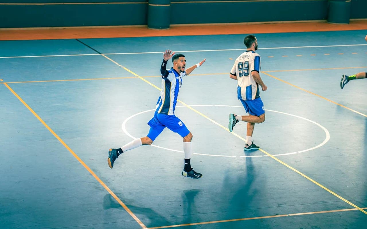 Compo foot à 5 et futsal : quelle tactique choisir (1-2-1, 2-2, 3-1) ?